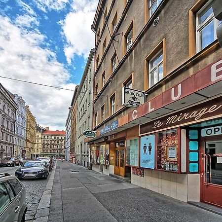 Apartment Lublanska 48 Prag Exteriör bild