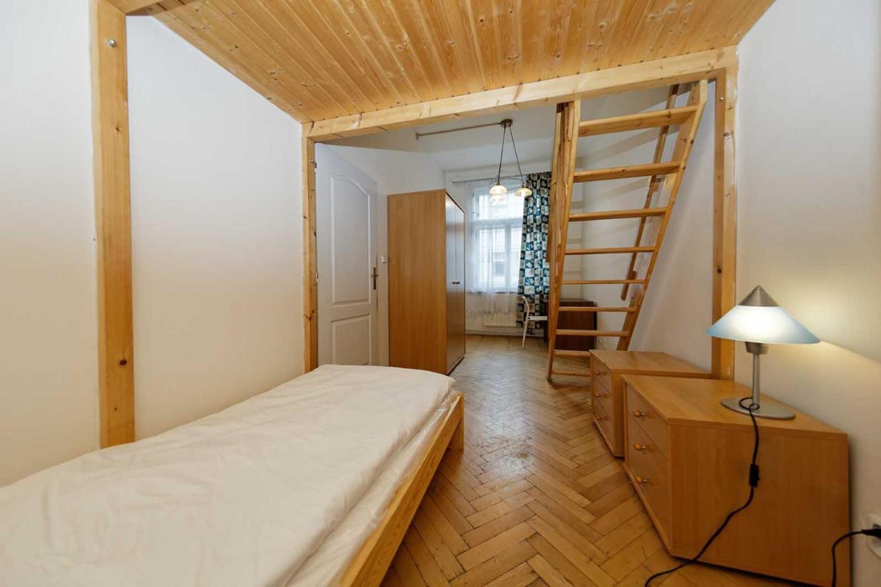 Apartment Lublanska 48 Prag Exteriör bild