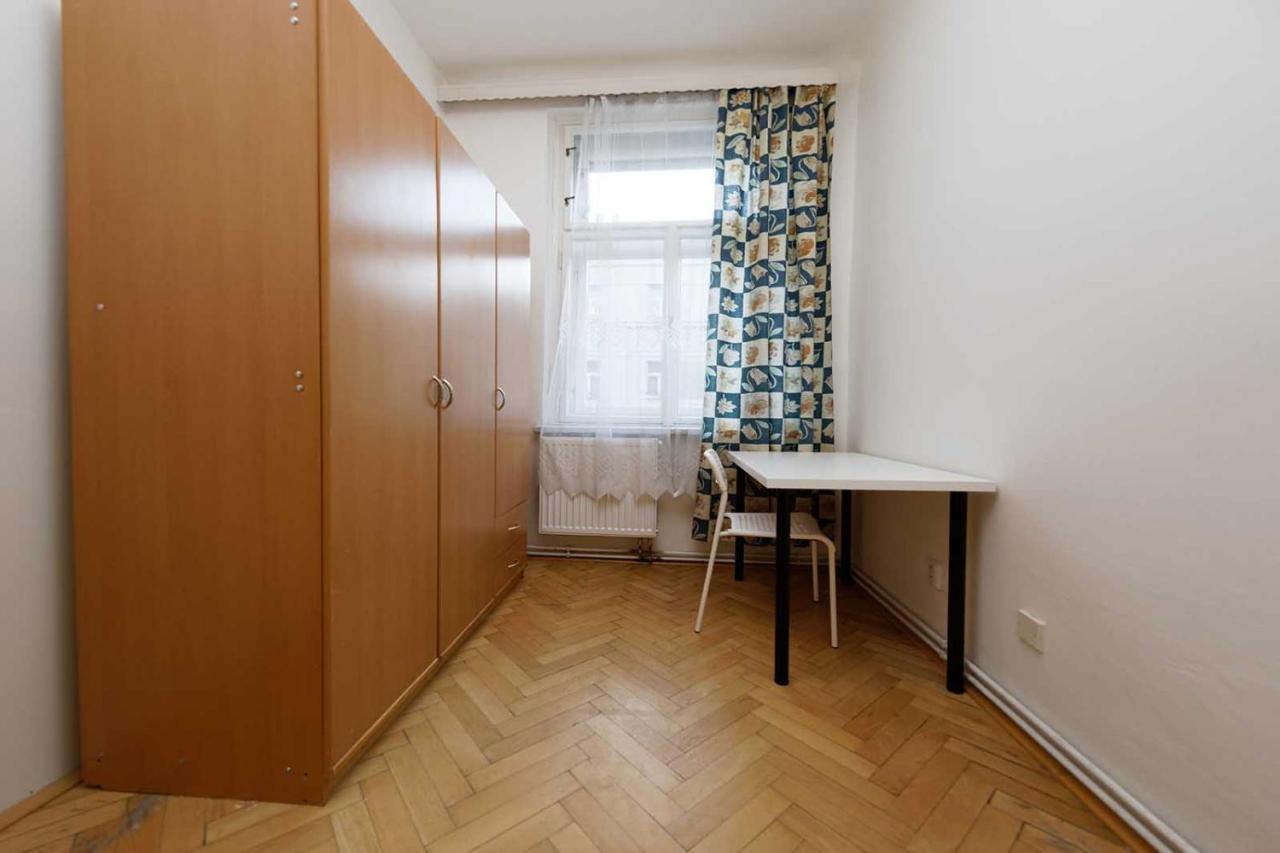 Apartment Lublanska 48 Prag Exteriör bild