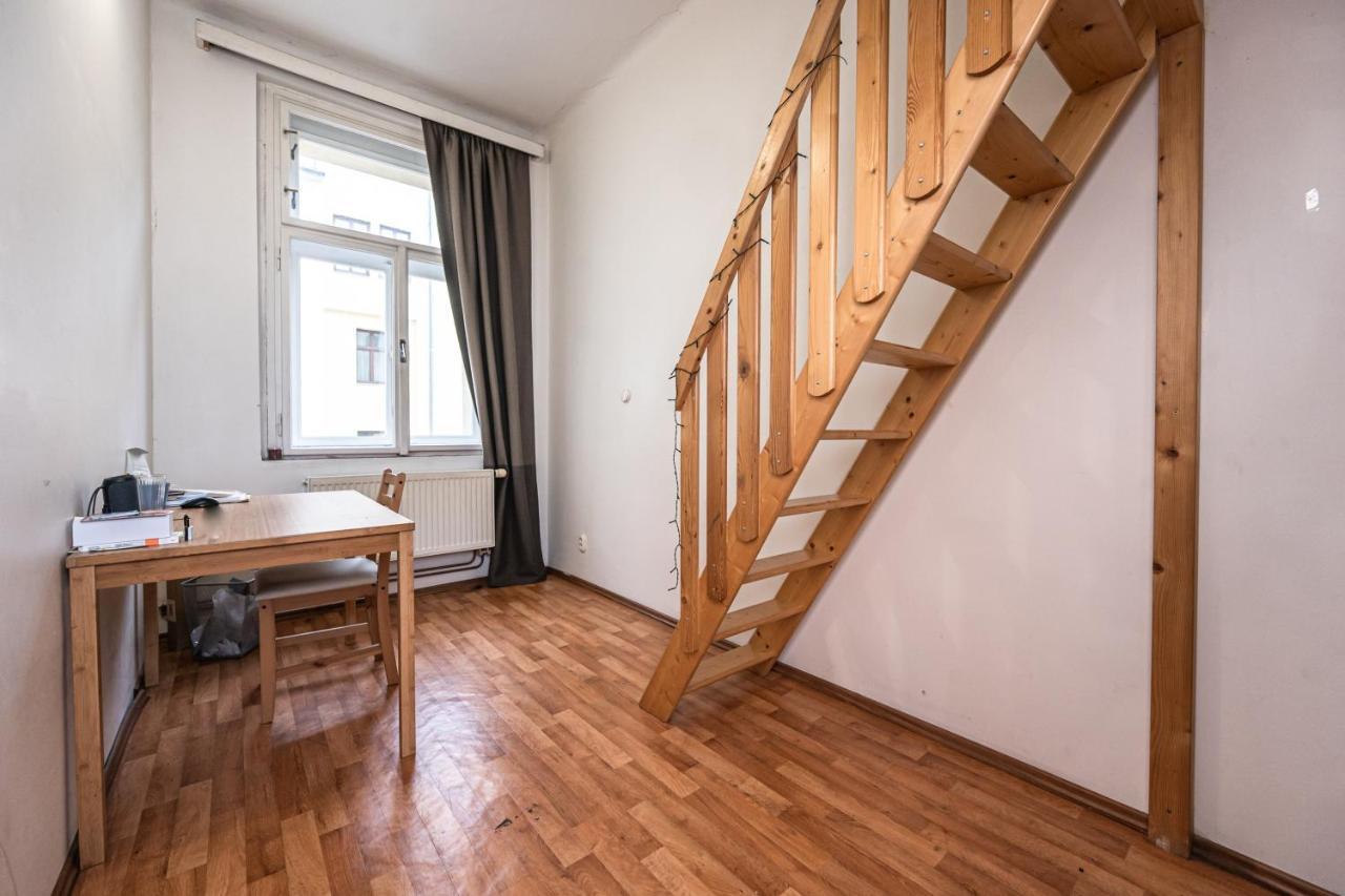 Apartment Lublanska 48 Prag Exteriör bild