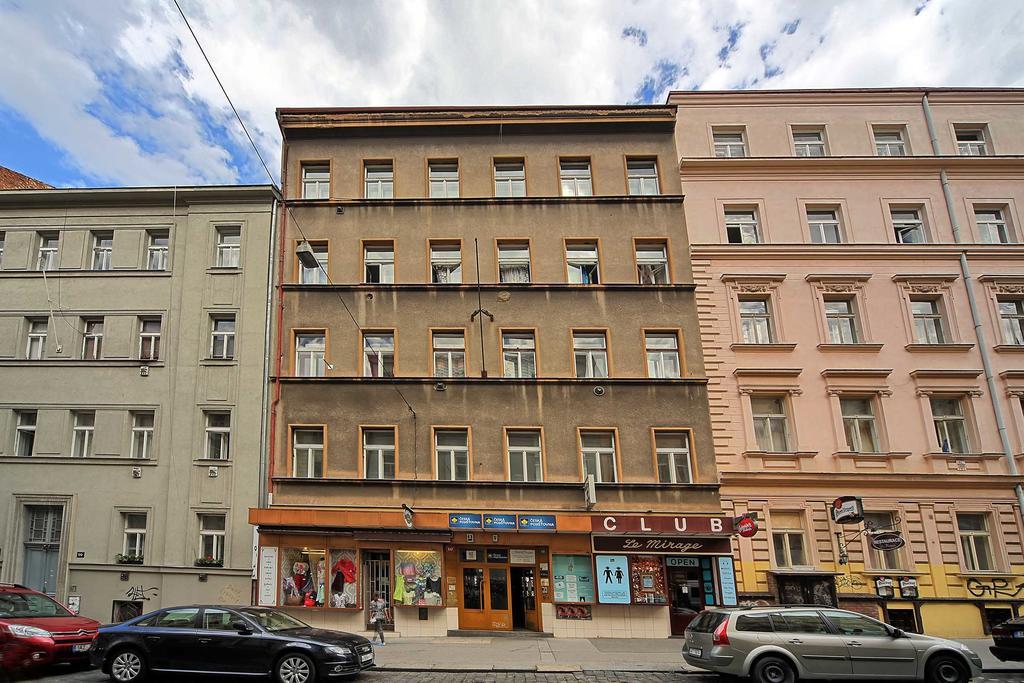 Apartment Lublanska 48 Prag Exteriör bild